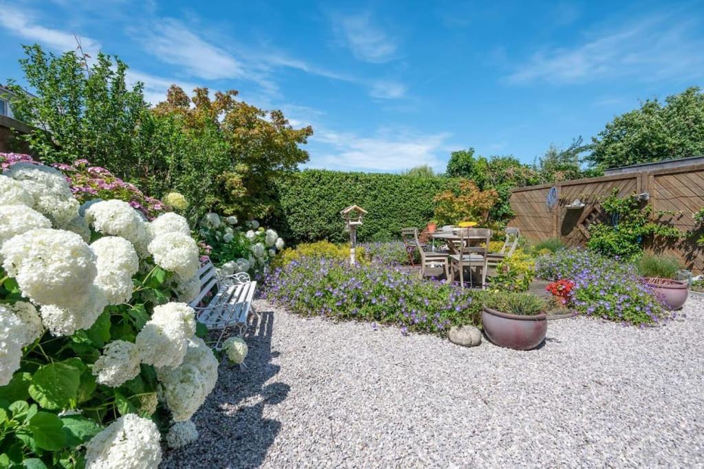 Charming House With Garden Villa Де Хаан Екстериор снимка
