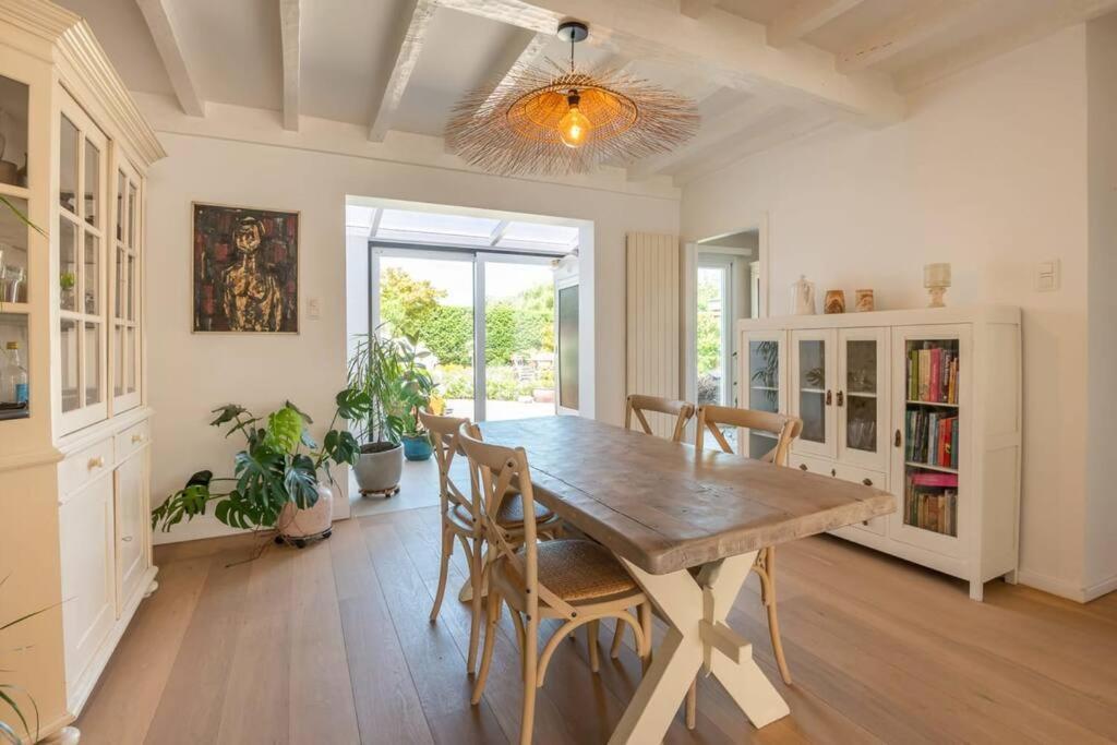 Charming House With Garden Villa Де Хаан Екстериор снимка